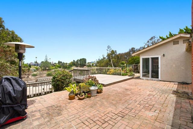 2732 Gobat, San Diego, CA 92122