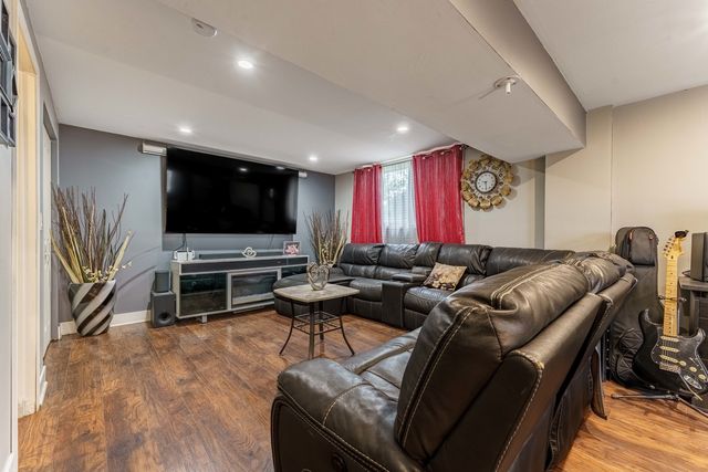 346 Eaton Avenue, Romeoville, IL 60446