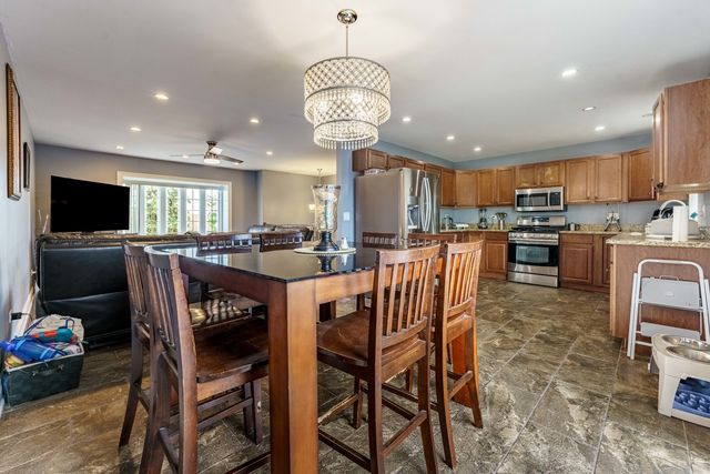 346 Eaton Avenue, Romeoville, IL 60446