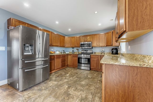 346 Eaton Avenue, Romeoville, IL 60446