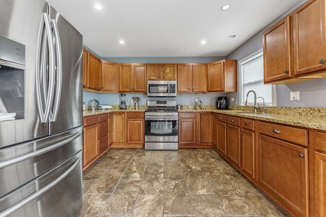 346 Eaton Avenue, Romeoville, IL 60446