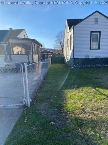 103 Bailes Drive, Nitro, WV 25143