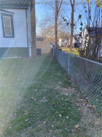 103 Bailes Drive, Nitro, WV 25143