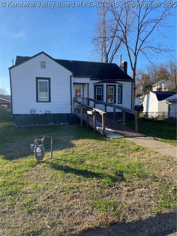 103 Bailes Drive, Nitro, WV 25143