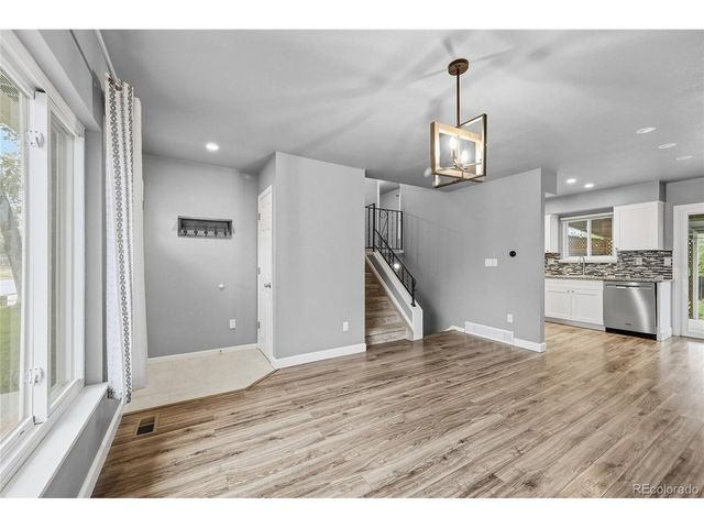 8682 W Stanford Ave, Littleton, CO 80123