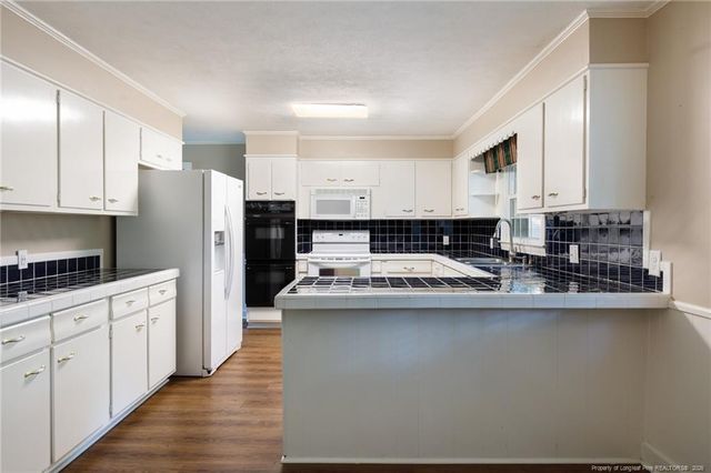 209 W Prospect Avenue, Raeford, NC 28376