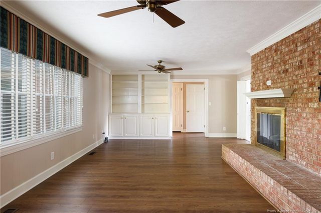 209 W Prospect Avenue, Raeford, NC 28376