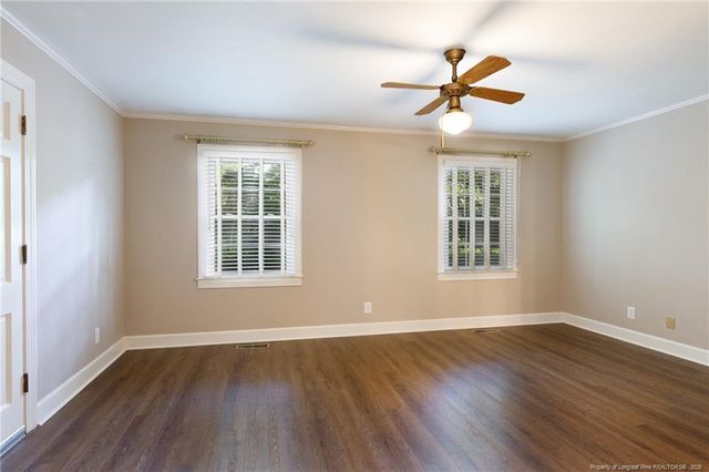209 W Prospect Avenue, Raeford, NC 28376