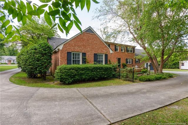 209 W Prospect Avenue, Raeford, NC 28376