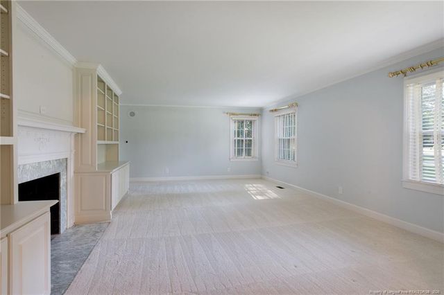 209 W Prospect Avenue, Raeford, NC 28376