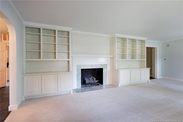209 W Prospect Avenue, Raeford, NC 28376