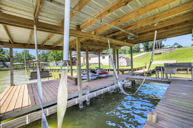 321 E Woodland Shores Drive, Point Blank, TX 77364