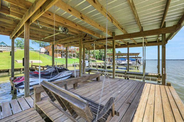 321 E Woodland Shores Drive, Point Blank, TX 77364