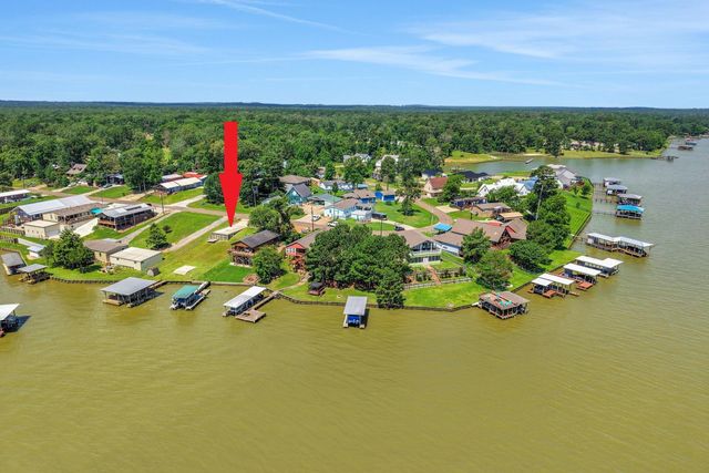 321 E Woodland Shores Drive, Point Blank, TX 77364