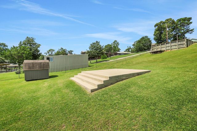 321 E Woodland Shores Drive, Point Blank, TX 77364