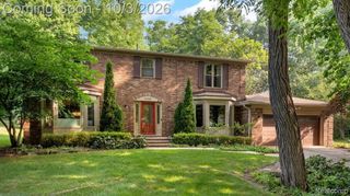 2768 Homewood Drive, Troy, MI 48098