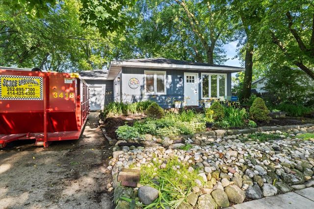 36 N Monica DRIVE, Elkhorn, WI 53121