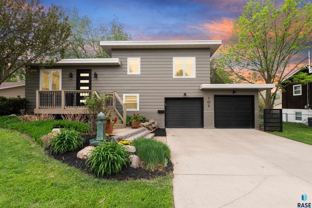 105 E 36TH St Street, Sioux Falls, SD 57105
