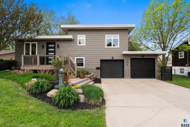 105 E 36TH St Street, Sioux Falls, SD 57105