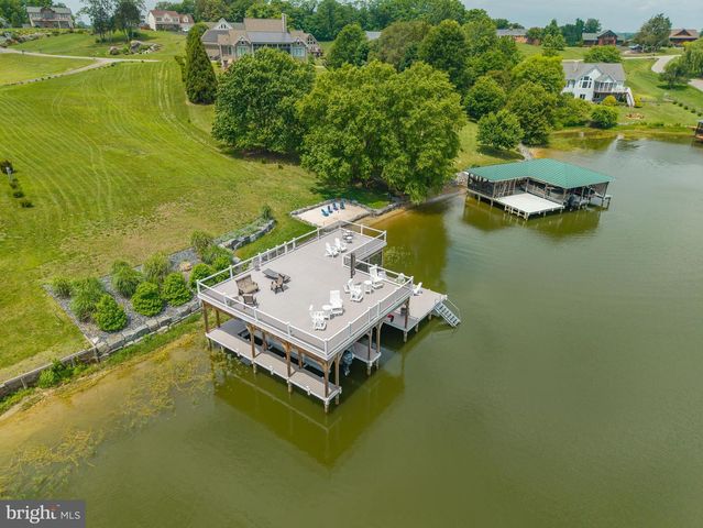 214 STONEWALL CT, Mineral, VA 23117