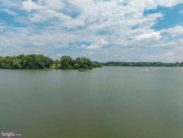 214 STONEWALL CT, Mineral, VA 23117