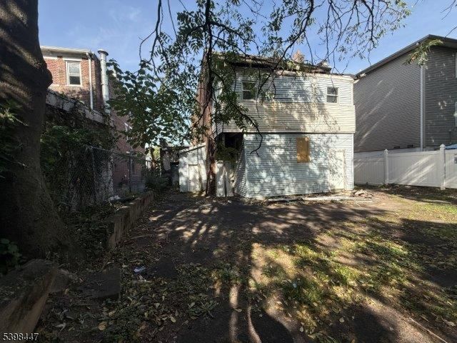 1014 E Grand St, Elizabeth City, NJ 07201