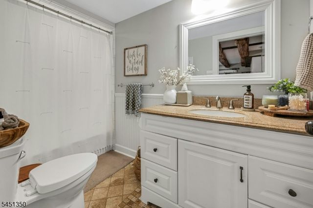 112 E Valley Brook Rd, Washington Twp., NJ 07853