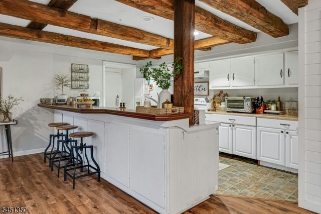 112 E Valley Brook Rd, Washington Twp., NJ 07853