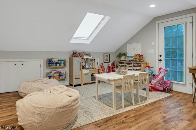 112 E Valley Brook Rd, Washington Twp., NJ 07853
