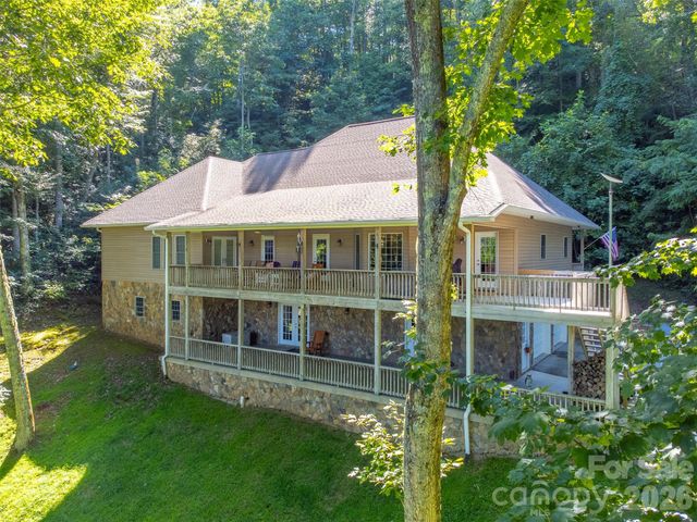 1838 Coman Road, Franklin, NC 28734