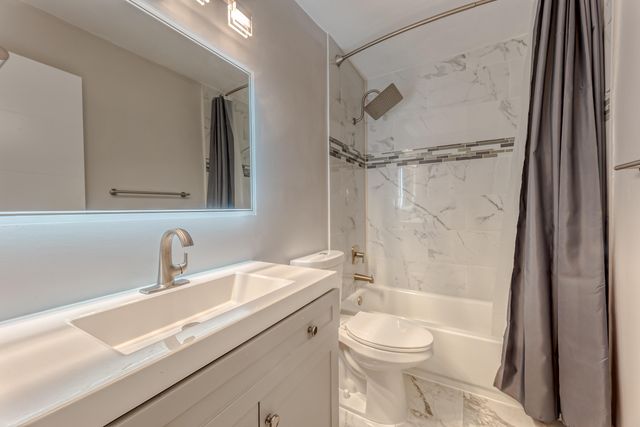 400 S Luna Court 2, Hollywood, FL 33021