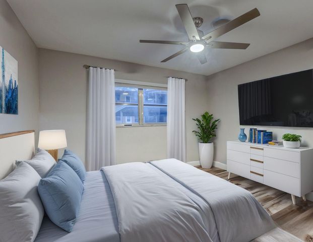 400 S Luna Court 2, Hollywood, FL 33021