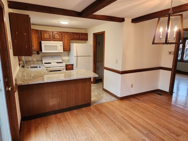 B7 Scotty Hollow Dr B7, Chelmsford, MA 01863