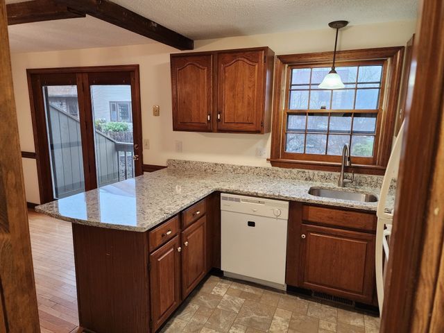 B7 Scotty Hollow Dr B7, Chelmsford, MA 01863
