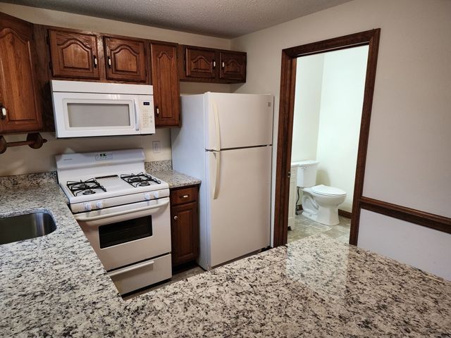 B7 Scotty Hollow Dr B7, Chelmsford, MA 01863