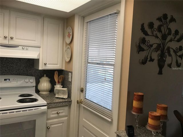 6033 CORAL WAY 5, Bradenton, FL 34207