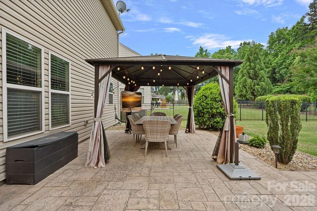 404 Senate Court Way, Huntersville, NC 28078