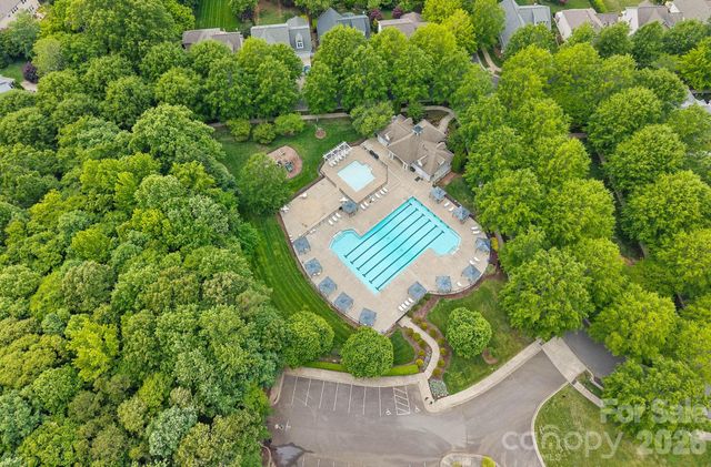 404 Senate Court Way, Huntersville, NC 28078