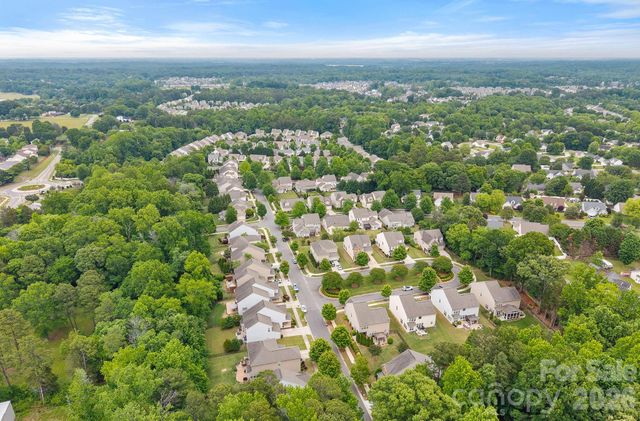 404 Senate Court Way, Huntersville, NC 28078