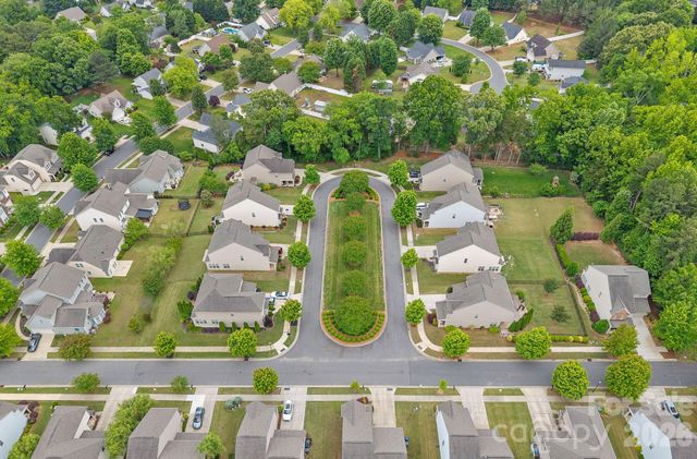 404 Senate Court Way, Huntersville, NC 28078