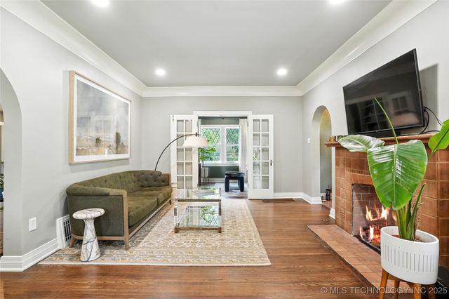 202 Hazel Boulevard, Tulsa, OK 74114