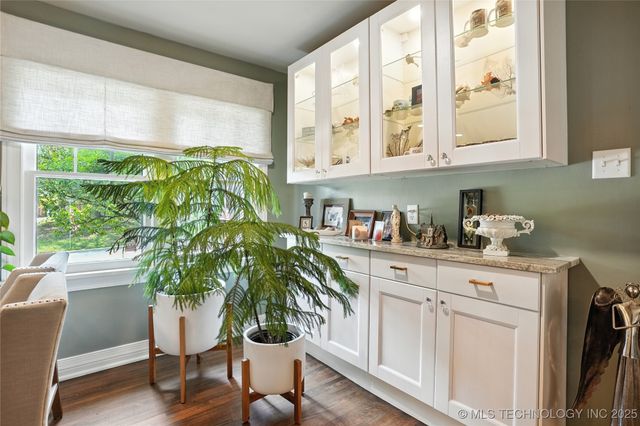 202 Hazel Boulevard, Tulsa, OK 74114