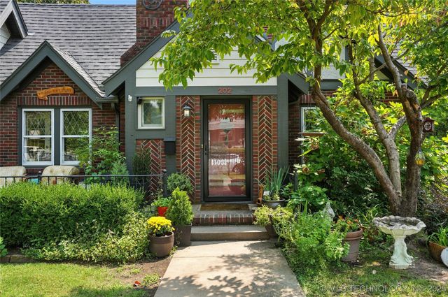 202 Hazel Boulevard, Tulsa, OK 74114