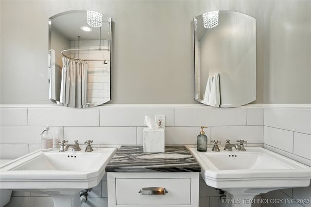 202 Hazel Boulevard, Tulsa, OK 74114