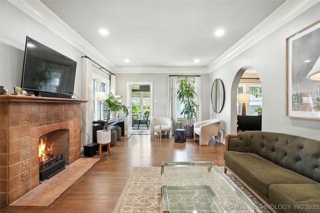 202 Hazel Boulevard, Tulsa, OK 74114