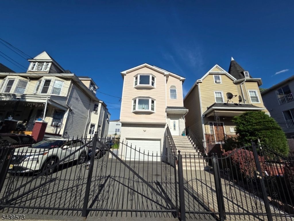 493 Broadway, Newark City, NJ 07104