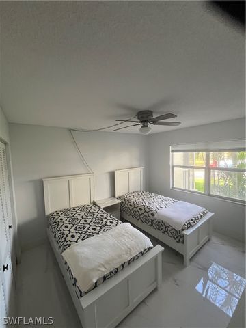 3 Bluebill AVE 207, Naples, FL 34108