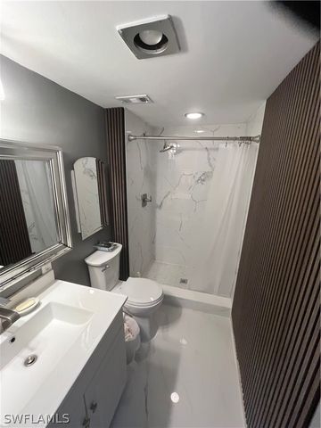 3 Bluebill AVE 207, Naples, FL 34108