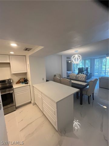 3 Bluebill AVE 207, Naples, FL 34108