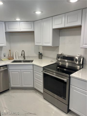 3 Bluebill AVE 207, Naples, FL 34108